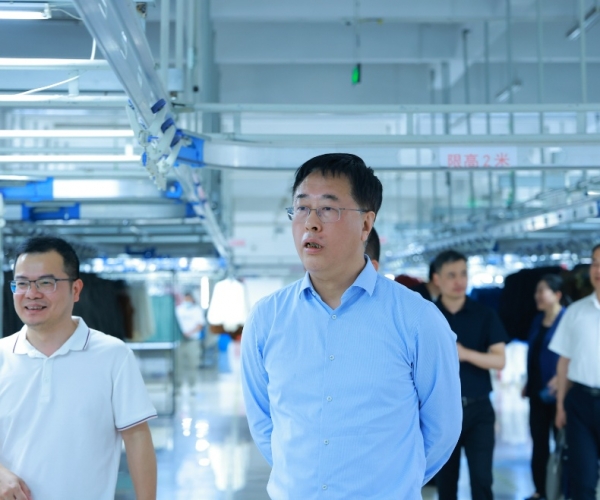 农行总行田继敏辅导一行调研J9集团丝绸 共探银企合作新机缘